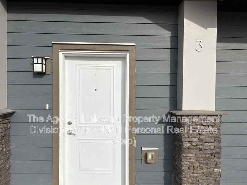 1001 Stockwell Ave #3 - Photo 3 of 21