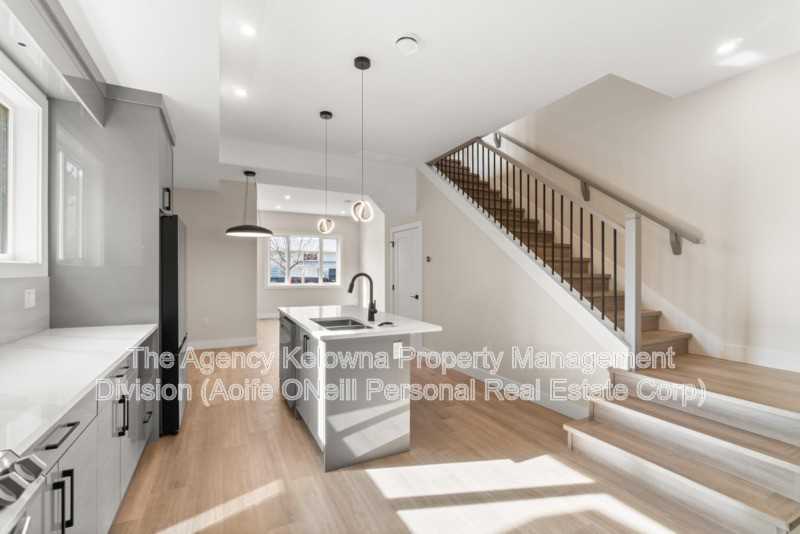 758 Coopland Cres #2 - Photo 4 of 19