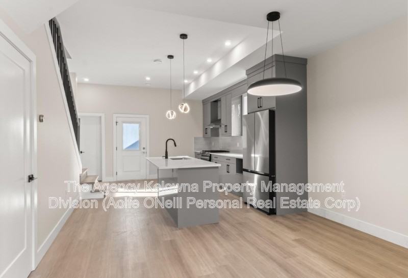 758 Coopland Cres #2 - Photo 6 of 19