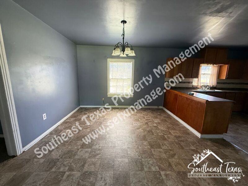 3255 Charles St - Photo 3 of 12