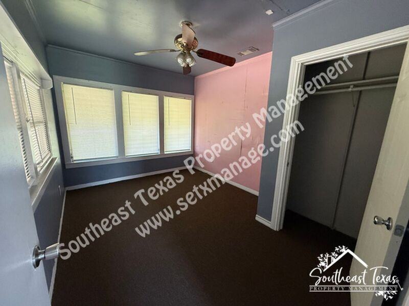 3255 Charles St - Photo 6 of 12