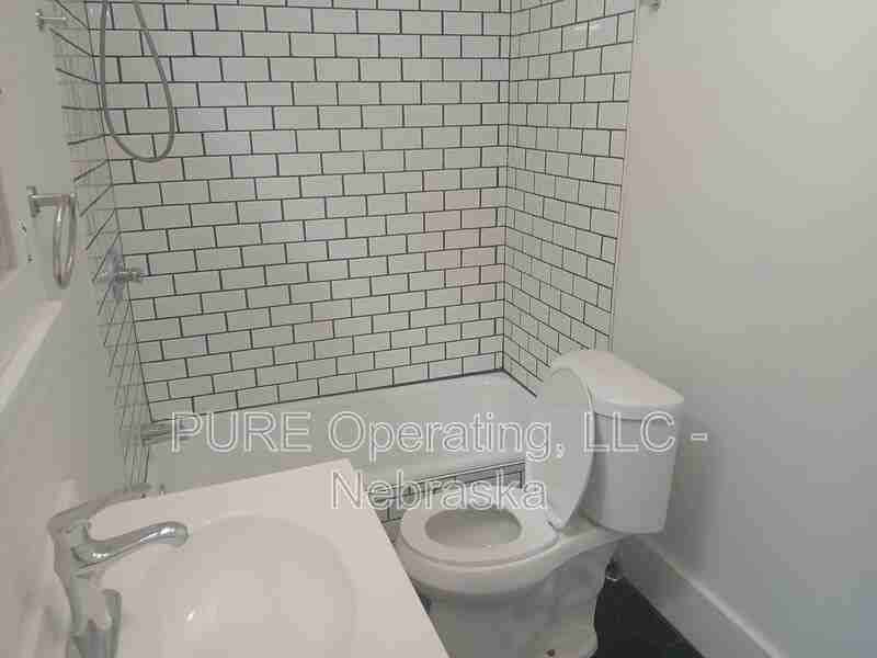 120 N 6th St #6 - Photo 6 of 14