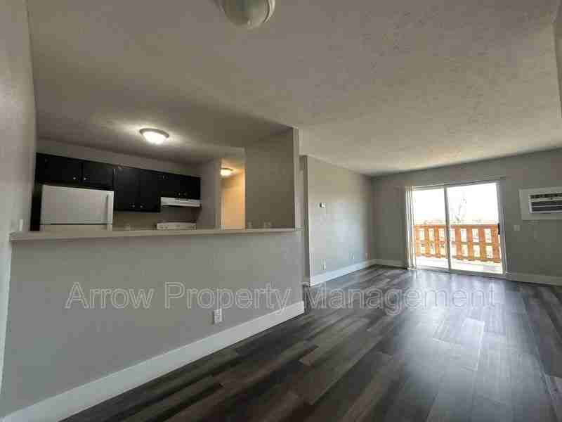 940 S 27th St #23 - Photo 3 of 9