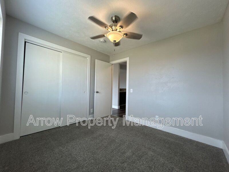 940 S 27th St #23 - Photo 6 of 9