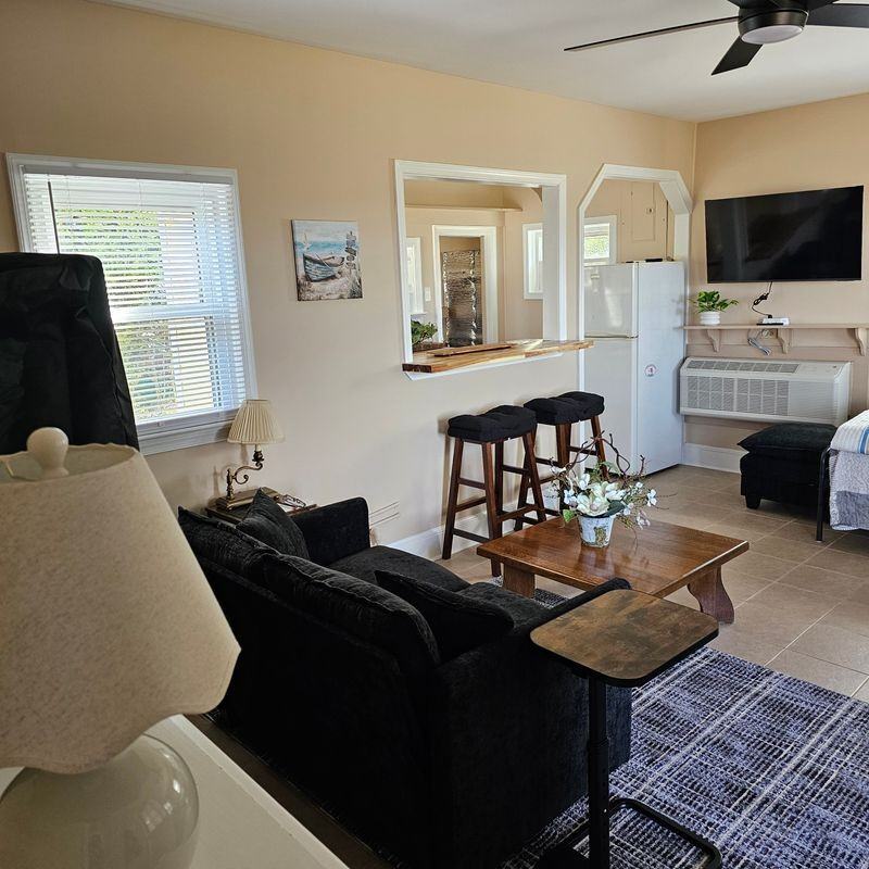 6111 Fairview Dr - Photo 6 of 29