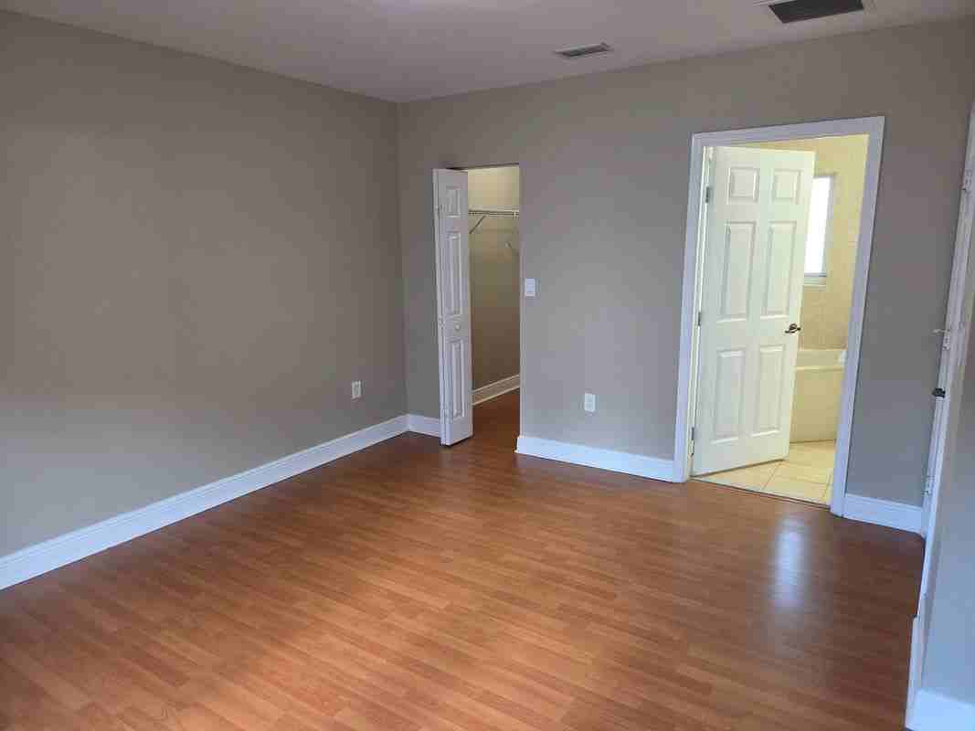 5984 Sw 8th St - Photo 4 of 15