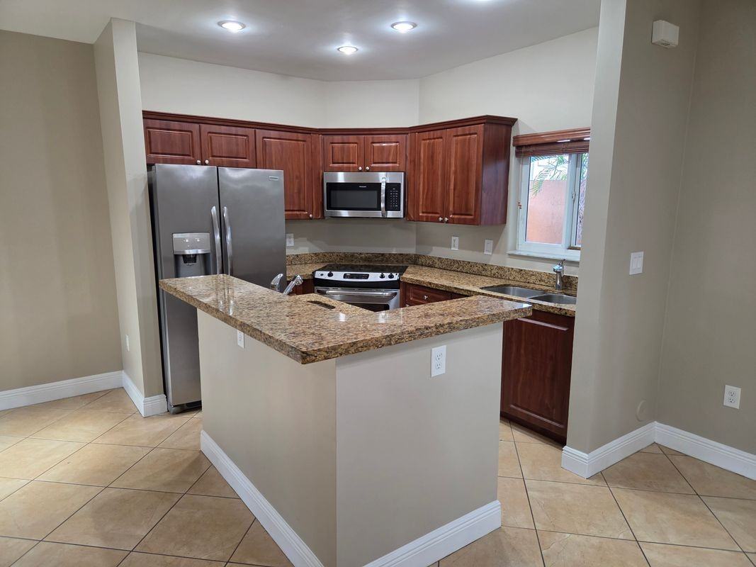 5984 Sw 8th St - Photo 6 of 15