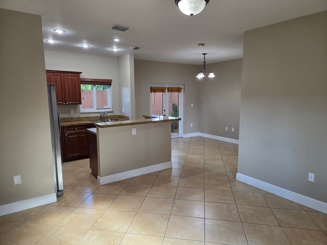 5984 Sw 8th St - Photo 7 of 15