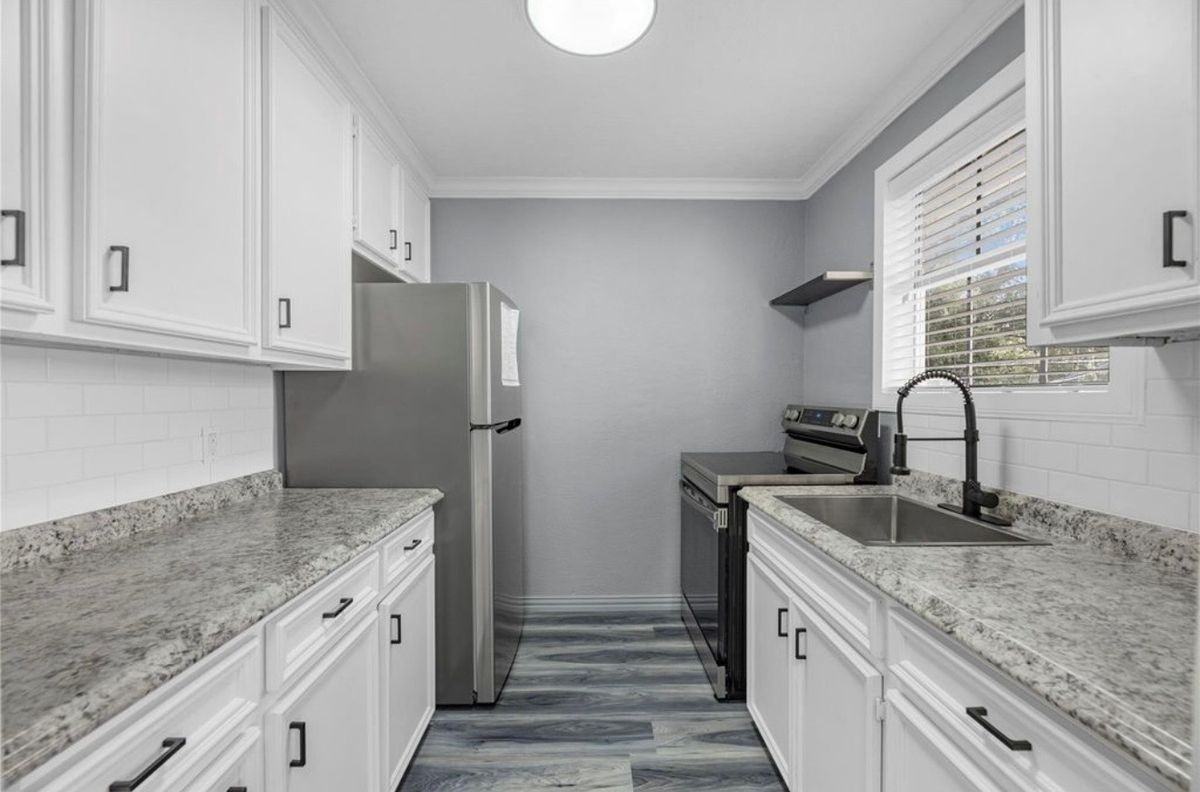 502 Frawley St ##2 - Photo 6 of 12