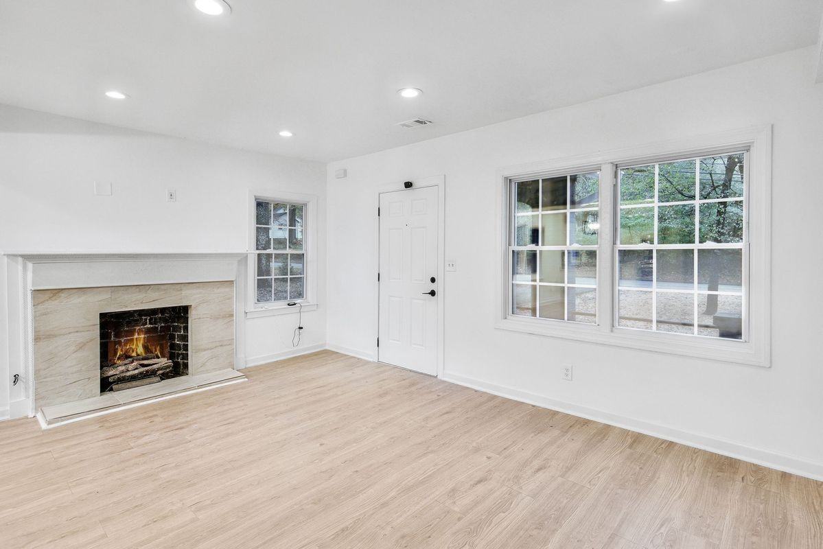 1967 Browns Mill Rd Se - Photo 3 of 33