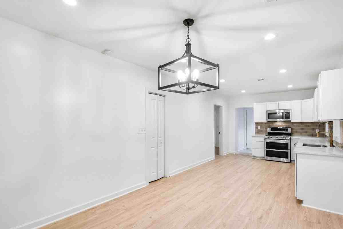 1967 Browns Mill Rd Se - Photo 7 of 33