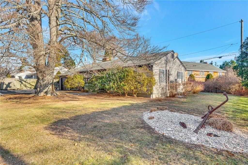 1 Collins Ter - Photo 2 of 34