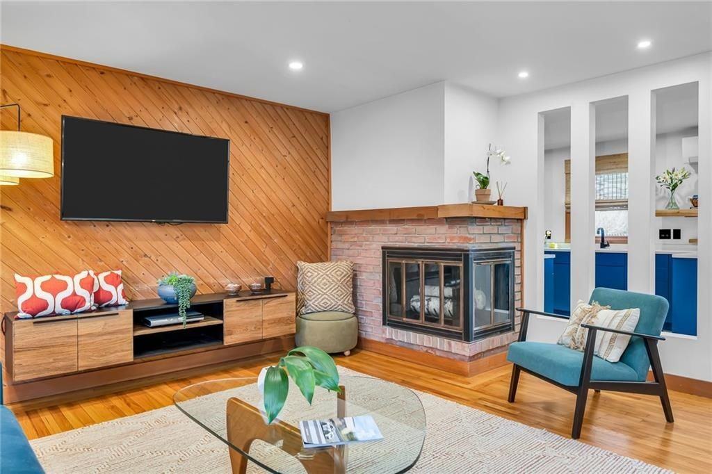 1 Collins Ter - Photo 6 of 34