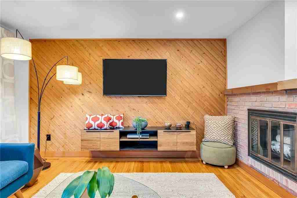 1 Collins Ter - Photo 7 of 34