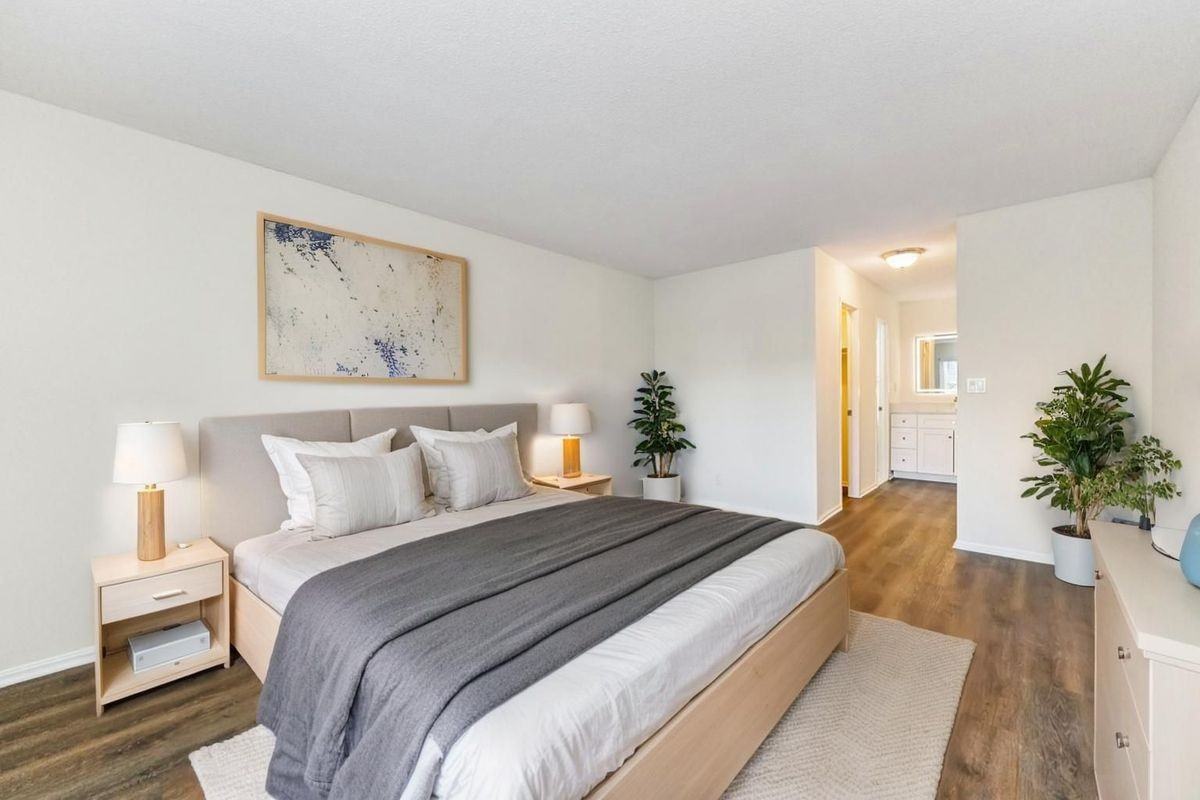 8360 Greensboro Dr - Photo 5 of 44