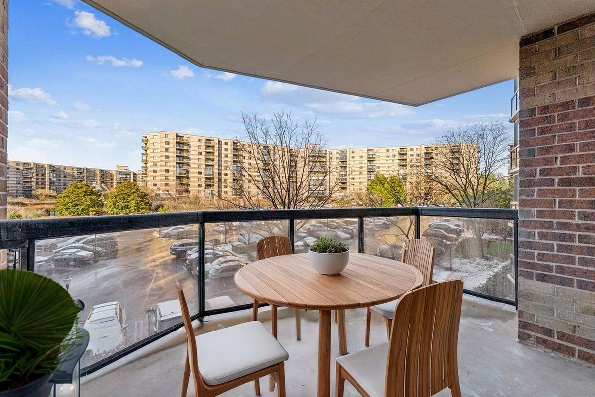 8360 Greensboro Dr - Photo 6 of 44