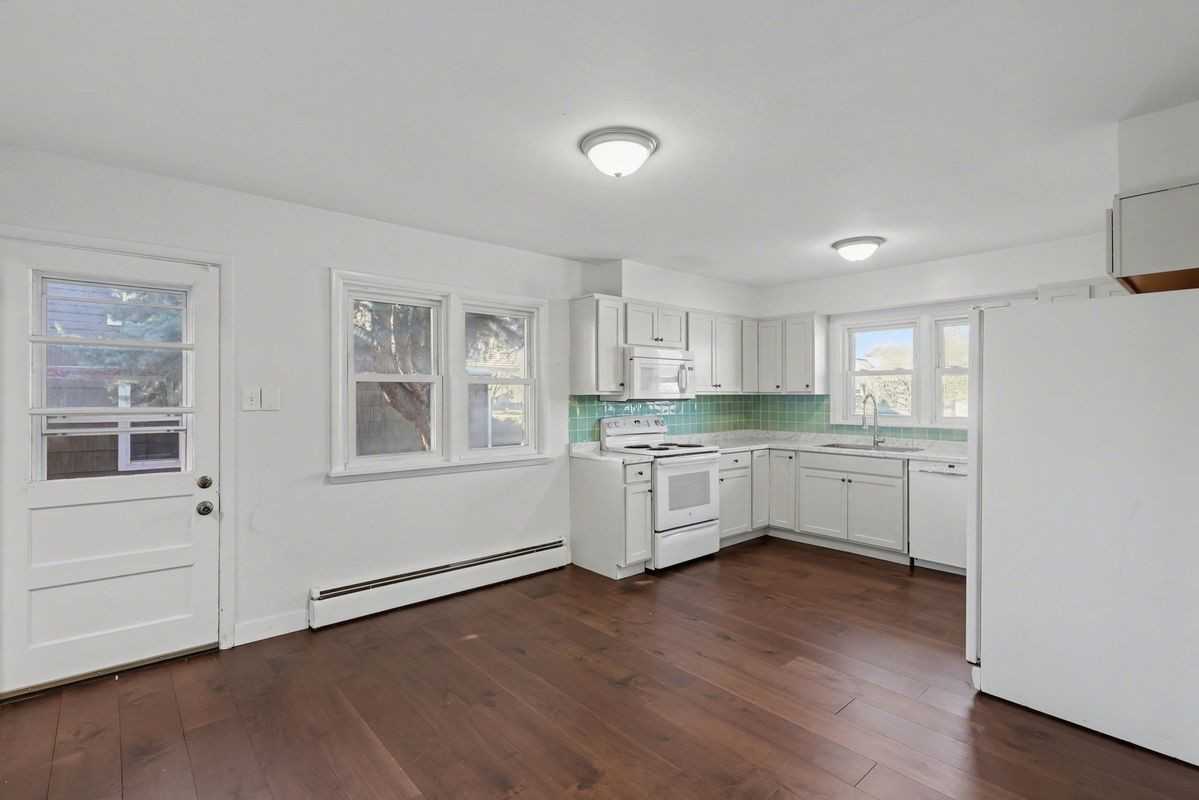 2215 N Wahsatch Ave - Photo 5 of 30