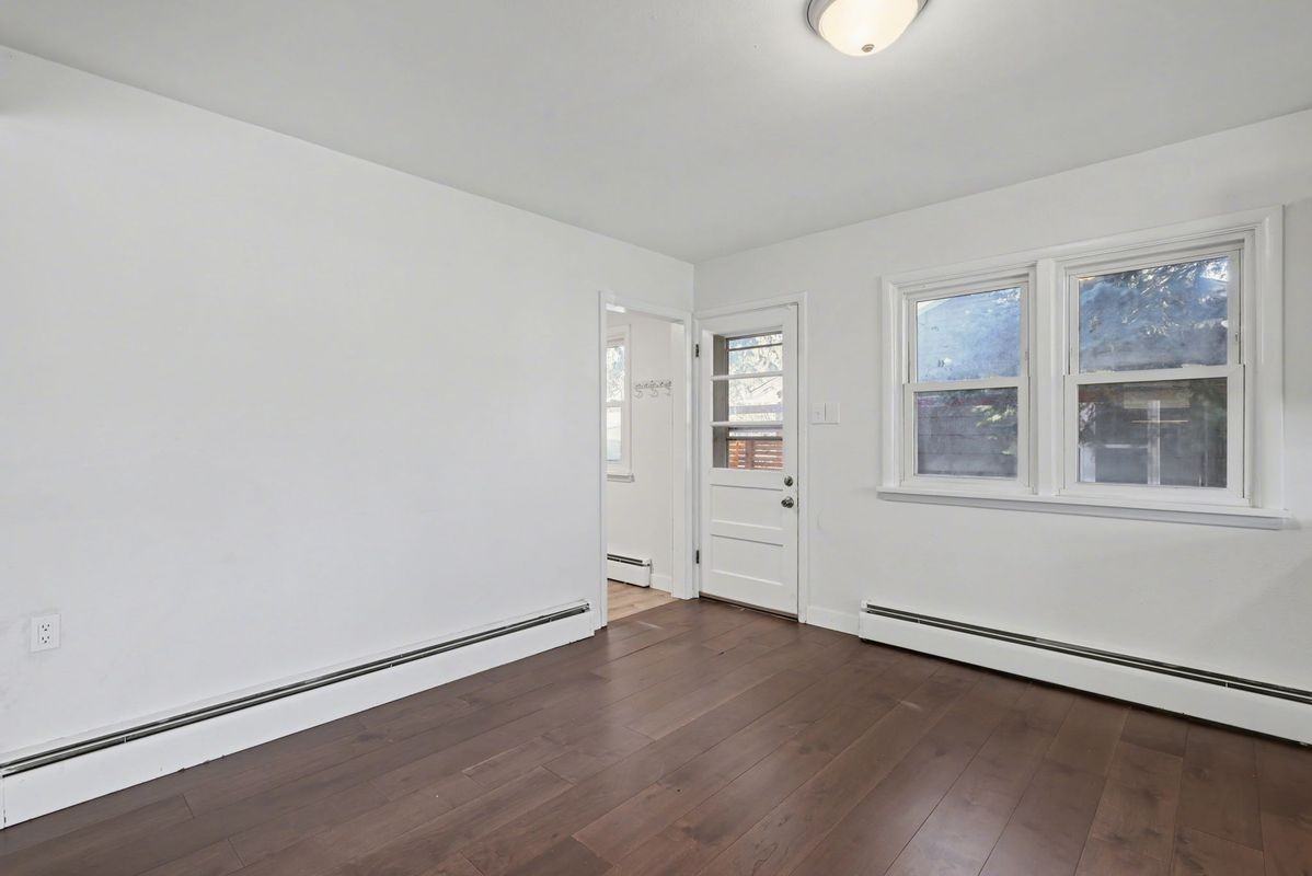 2215 N Wahsatch Ave - Photo 6 of 30