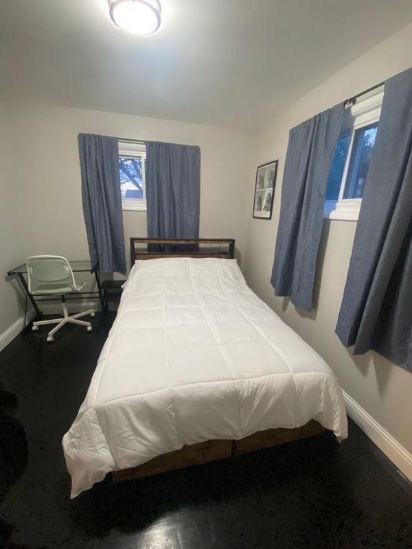 905 Moline St - Photo 4 of 4