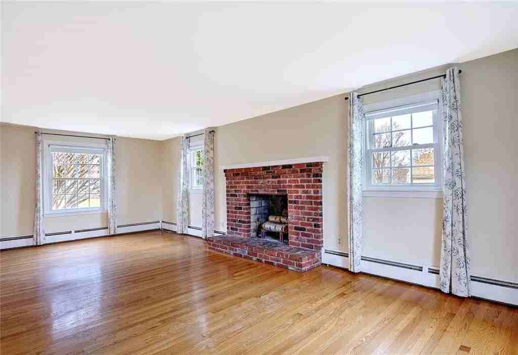 12 Whalen Dr - Photo 3 of 32