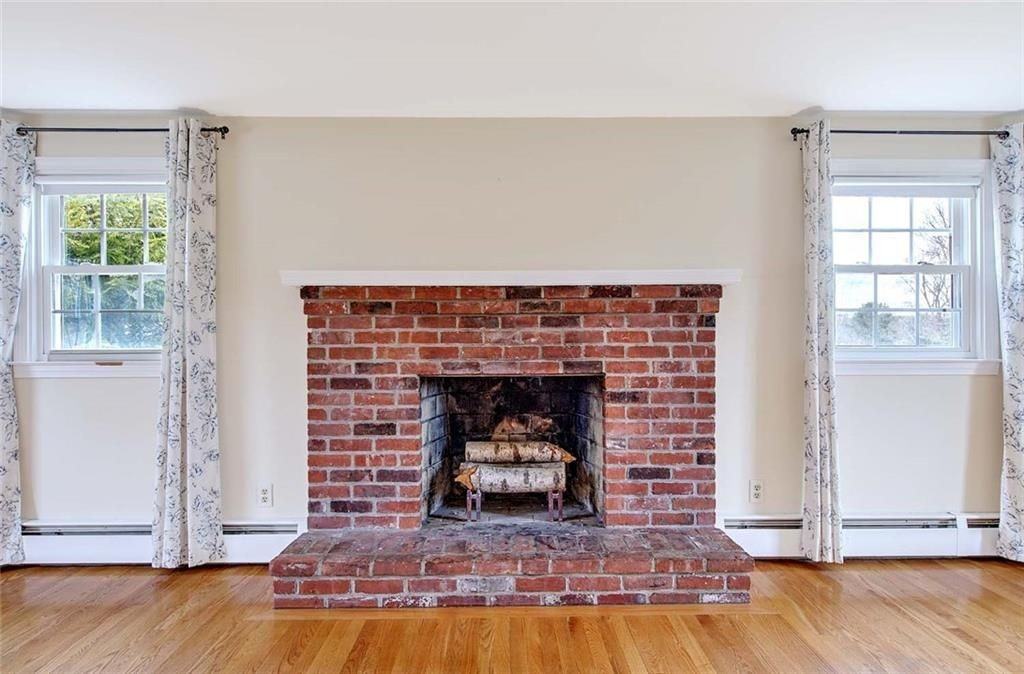 12 Whalen Dr - Photo 4 of 32