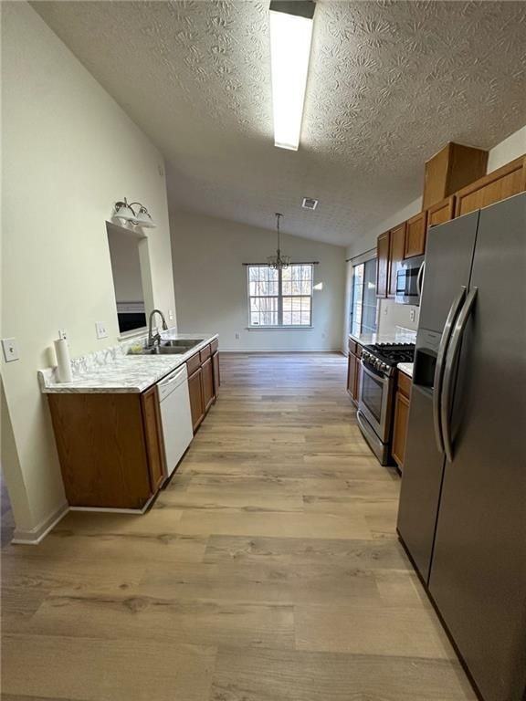 2633 Barndale Dr - Photo 3 of 8