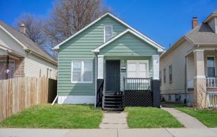 featured image of 6074 Tarnow St
