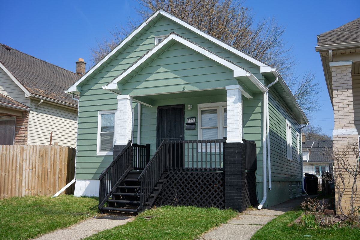 6074 Tarnow St - Photo 3 of 20