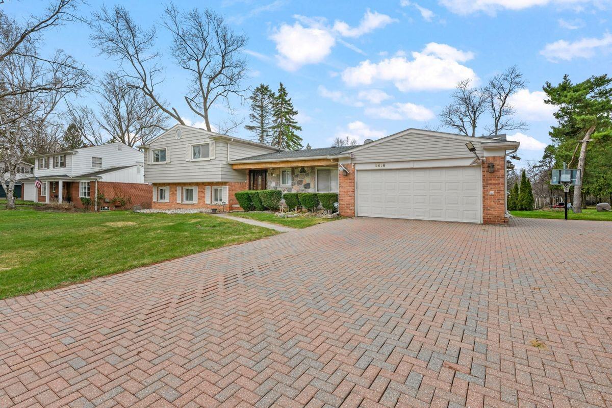 2616 Douglas Dr - Photo 2 of 34