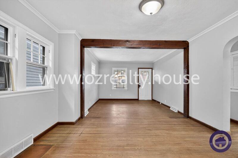 2032 Barrows St - Photo 7 of 19