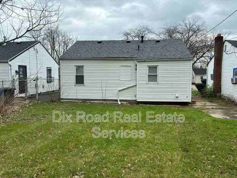 729 Cleverly Rd - Photo 3 of 17