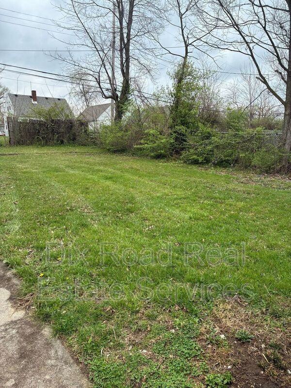 729 Cleverly Rd - Photo 4 of 17