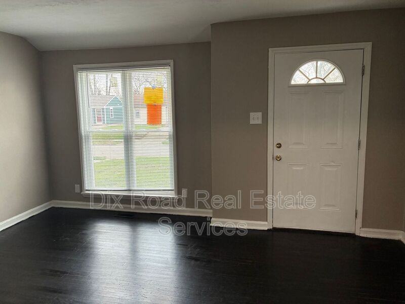 729 Cleverly Rd - Photo 5 of 17