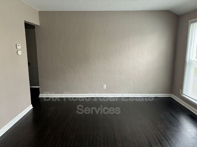 729 Cleverly Rd - Photo 6 of 17