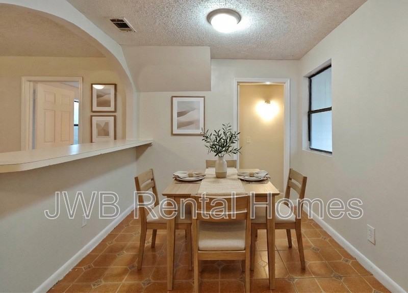 4737 Portsmouth Ave - Photo 6 of 14