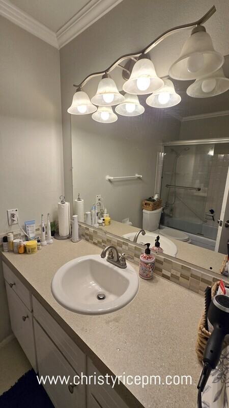 11010 Ne 68th St #627 - Photo 6 of 20