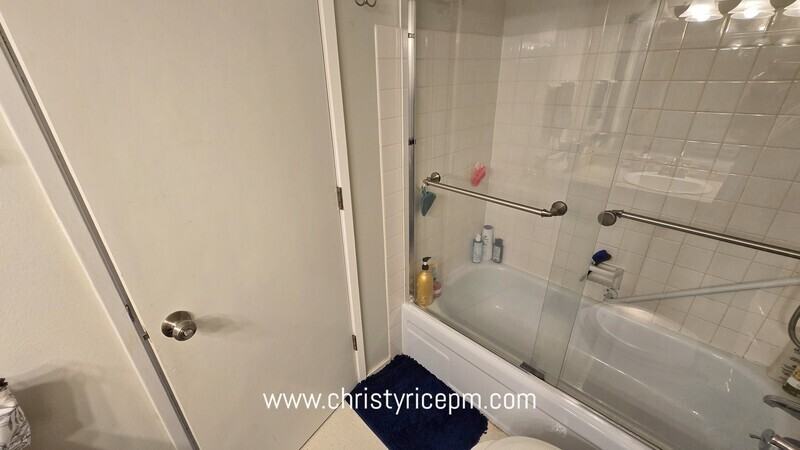 11010 Ne 68th St #627 - Photo 7 of 20