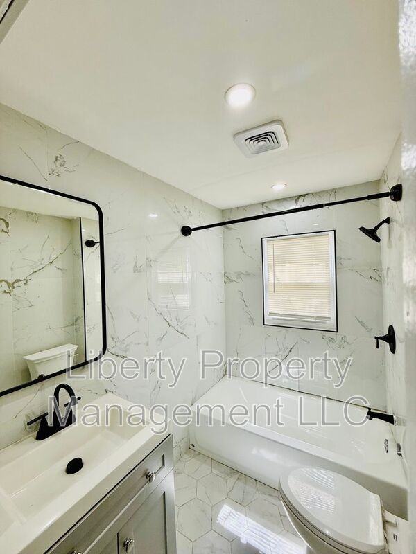 1628 Murchison Rd - Photo 6 of 16