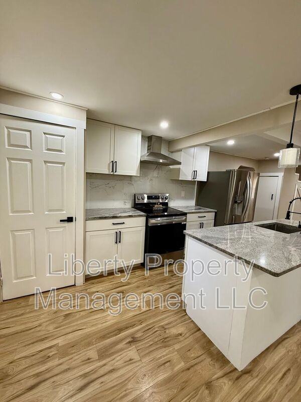 1628 Murchison Rd - Photo 4 of 16