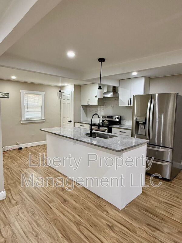 1628 Murchison Rd - Photo 3 of 16
