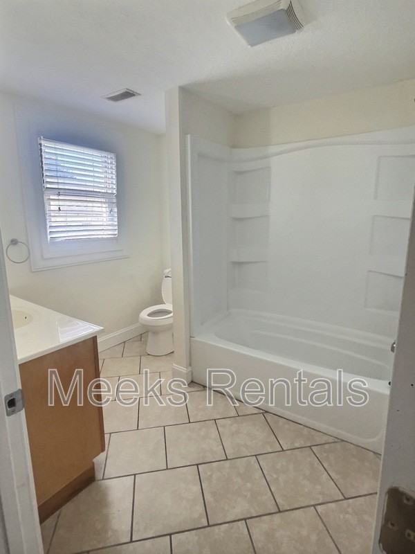 414 9th Ave W - Photo 2 of 4