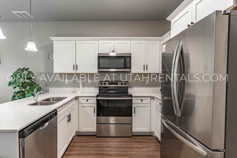 881 N Coulsen Dr #102 - Photo 5 of 27