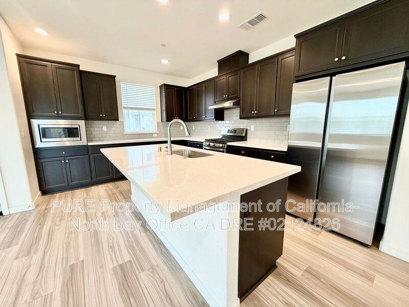 1823 Pico St - Photo 3 of 21