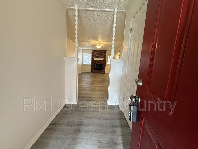 4722 S 72nd East Ave - Photo 3 of 14