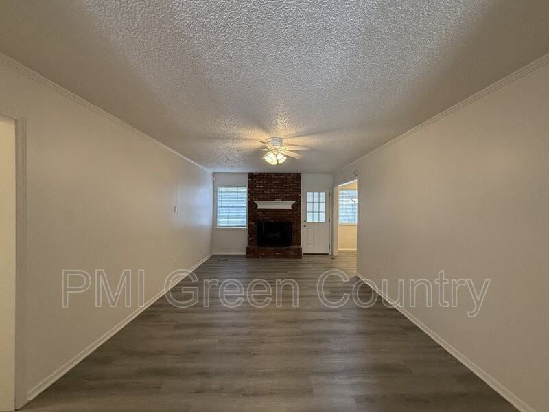 4722 S 72nd East Ave - Photo 4 of 14