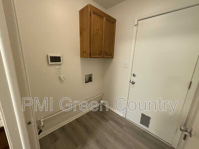 4722 S 72nd East Ave - Photo 7 of 14