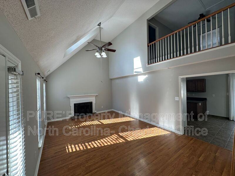 12115 Landing Green Dr - Photo 2 of 48