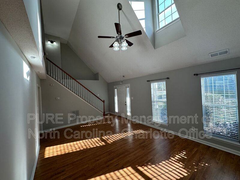 12115 Landing Green Dr - Photo 7 of 48