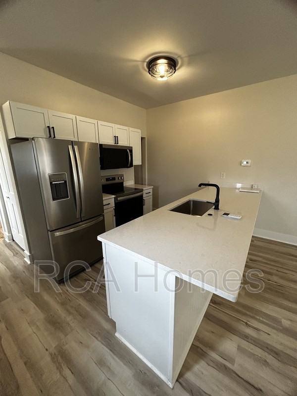 3453 E 26th St - Photo 4 of 17