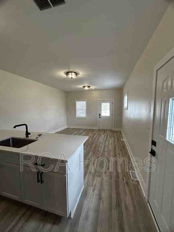 3453 E 26th St - Photo 5 of 17